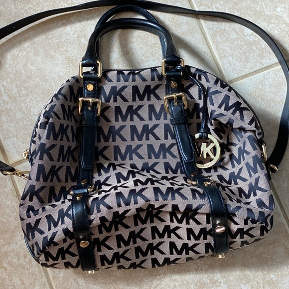 NWOT Michael Kors Satchel - Picture 3 of 5